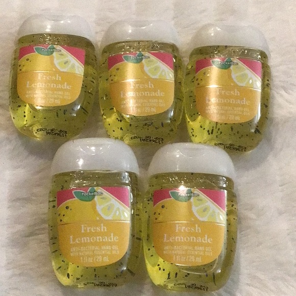 Bath & Body Works Handbags - Bath and body works fresh lemonade pocketbacs